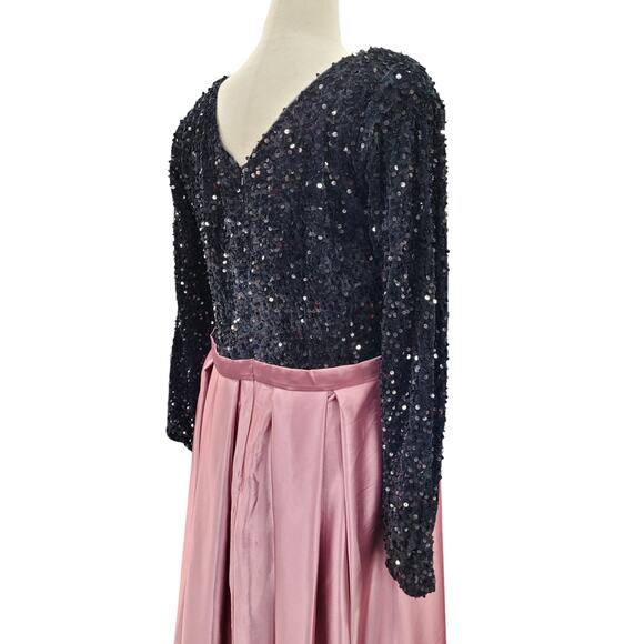 NWT Women's Black Pink Velvet Long Sleeve Sequin Gown Size 18 - Picture 4 of 13